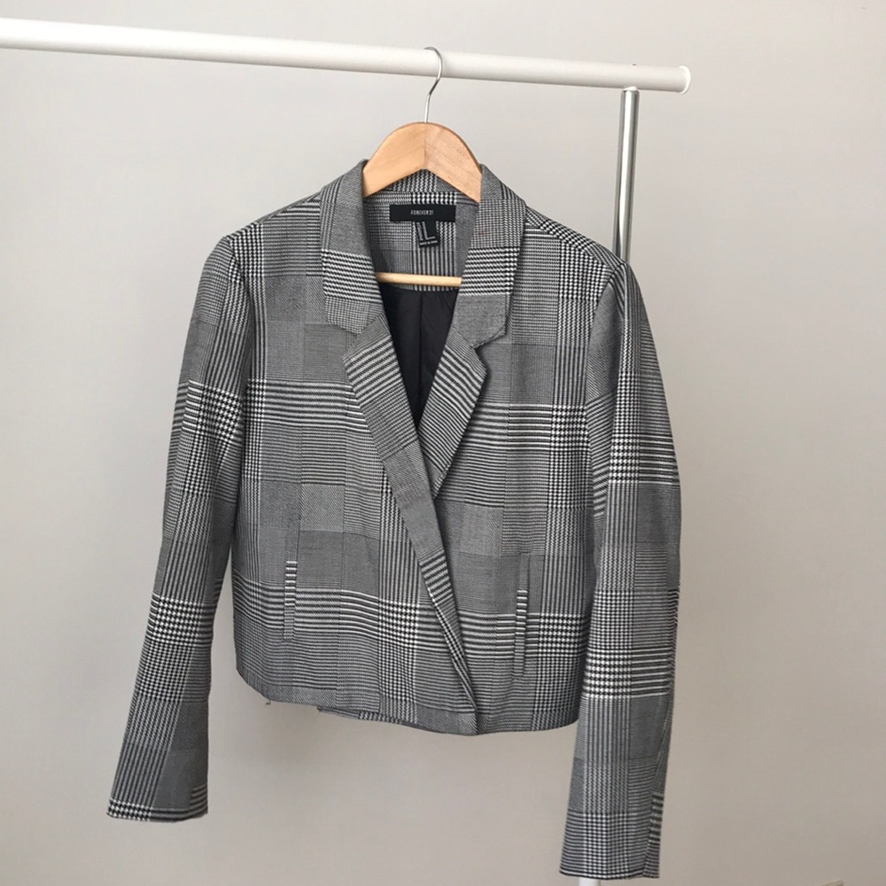 Forever 21 90s vintage style cropped glen checkered plaid blazer